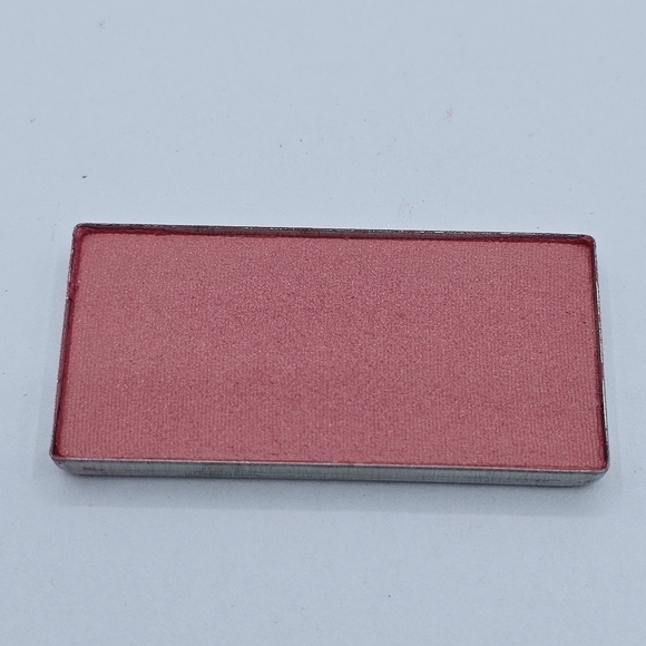 Mary Kay Rogue Rose Chromafusion Cheek Powder - Picture 4 of 5